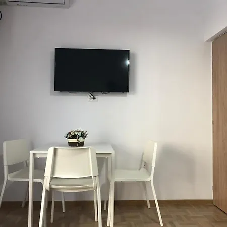 Roxy Apartament Mamaia Nord 1 *